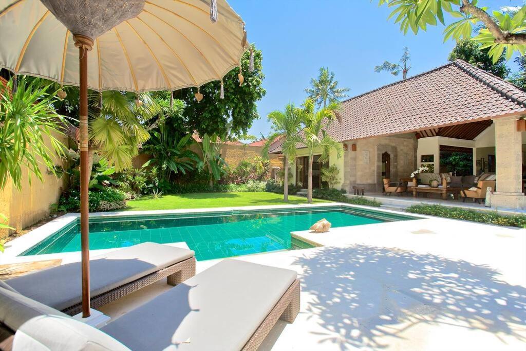 Tropical Oasis, Villa Mimba Санур Экстерьер фото
